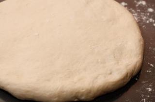 Фокачча с сыром и базиликом - фото шага 7