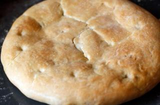 Фокачча с сыром и базиликом - фото шага 9