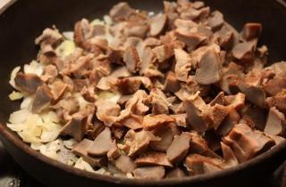 Желудки индейки тушеные - фото шага 4