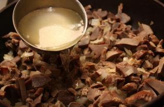 Желудки индейки тушеные - фото шага 5