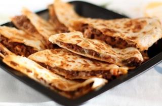 Кесадилья с мясом - фото шага 8