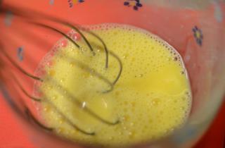 Омлет с козьим сыром - фото шага 2