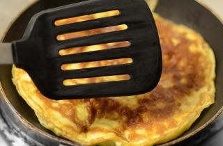 Омлет с козьим сыром - фото шага 6