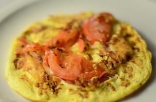 Омлет с козьим сыром - фото шага 7