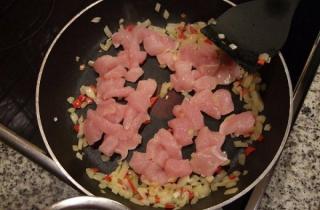 Омурайсу (японский омлет) - фото шага 2