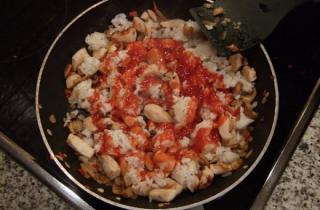 Омурайсу (японский омлет) - фото шага 4