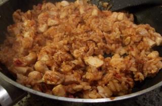 Омурайсу (японский омлет) - фото шага 5