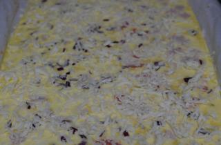 Рулет из омлета с сыром - фото шага 4