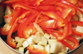 Салат из авокадо и груш - фото шага 3