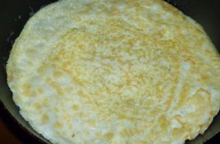 Салат из блинчиков в цветке - фото шага 5