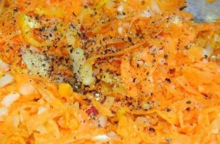 Шаурма с рыбой, сыром и овощами - фото шага 4