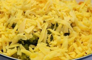 Шаурма с рыбой, сыром и овощами - фото шага 5