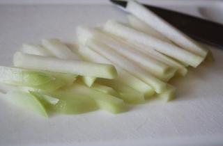 Сырный суп с кольраби - фото шага 1