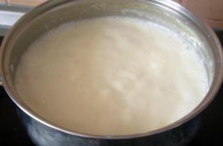 Сырный суп с креветками - фото шага 1