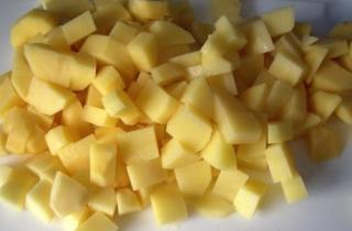 Сырный суп с креветками - фото шага 2