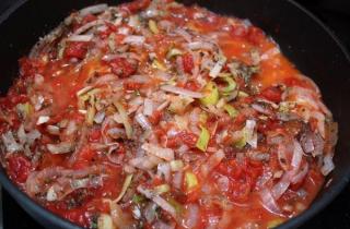 Томатный суп с лапшой - фото шага 2