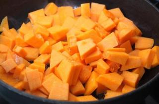 Томатный суп с тыквой - фото шага 1