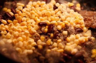 Кесадилья с сыром и мясом - фото шага 4