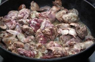 Нежный паштет из куриной печени - фото шага 1