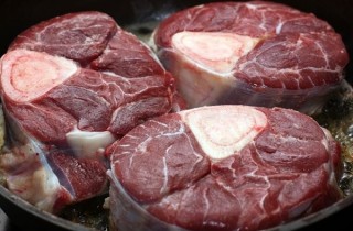 Оссобуко из телячьей голяшки - фото шага 1