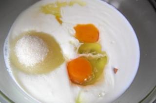 Пирог со смородиной - фото шага 1