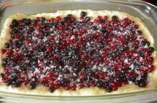 Пирог со смородиной - фото шага 4