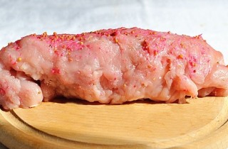 Рулет из индейки с сыром и сливами - фото шага 4