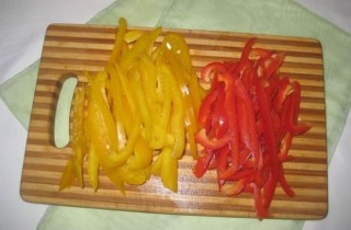 Салат с перцем и кальмарами - фото шага 3