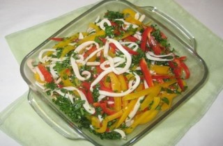 Салат с перцем и кальмарами - фото шага 5