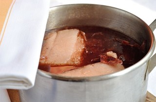 Сало в луковой шелухе - фото шага 3