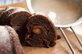 Шоколадный кекс со сливами - фото шага 8