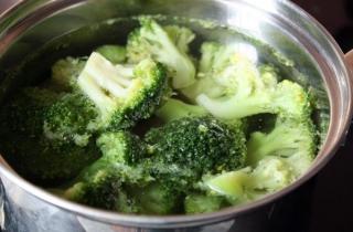 Суфле из брокколи - фото шага 1