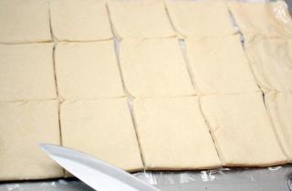 Тарталетки из слоеного теста с начинкой - фото шага 1