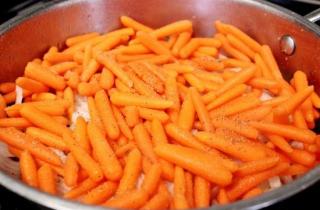 Куриные бедра с овощами - фото шага 7