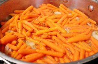 Куриные бедра с овощами - фото шага 8