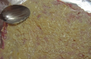 Мясной рулет с сыром - фото шага 3