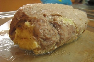 Мясной рулет с сыром - фото шага 9