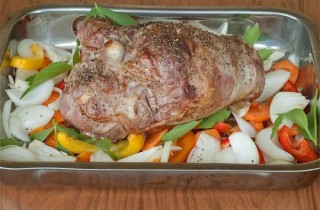 Баранина, запеченная с овощами - фото шага 3