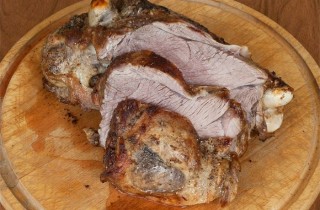 Баранина, запеченная с овощами - фото шага 4