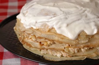 Блинный торт с фаршем, рисом и овощами - фото шага 8