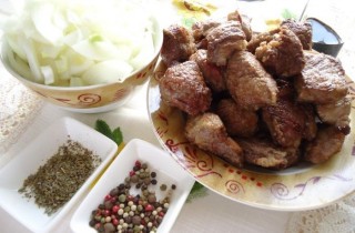 Говядина, тушеная в вине - фото шага 4