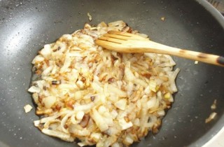 Говядина, тушеная в вине - фото шага 5