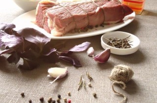 Говядина, запеченная в духовке - фото шага 1