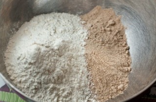 Гречневые галетты (блинчики) с яйцом - фото шага 1