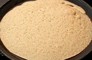 Гречневые галетты (блинчики) с яйцом - фото шага 5