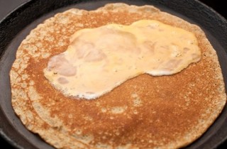 Гречневые галетты (блинчики) с яйцом - фото шага 6