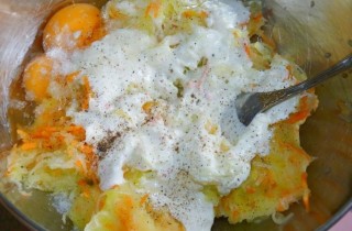 Кабачковый рулет с фаршем - фото шага 3