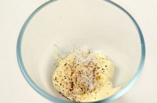 Курица в рукаве, фаршированная черносливом и яблоками - фото шага 2