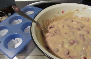 Маффины с вишней - фото шага 4