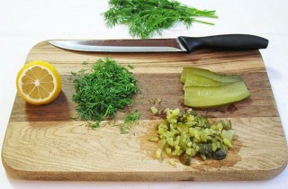 Сметанный соус с солеными огурцами - фото шага 2